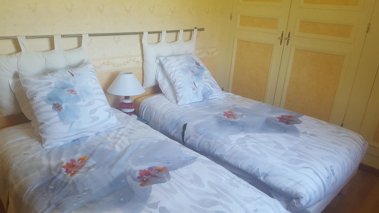Bed and Breakfast Camden House Aubry-le-Panthou Esterno foto