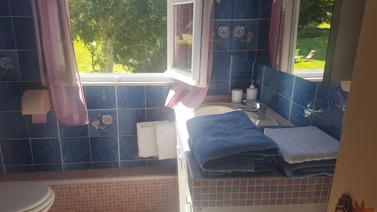 Bed and Breakfast Camden House Aubry-le-Panthou Esterno foto